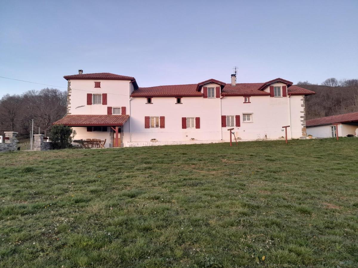 Gite A La Ferme Larranda Suhescun Екстериор снимка